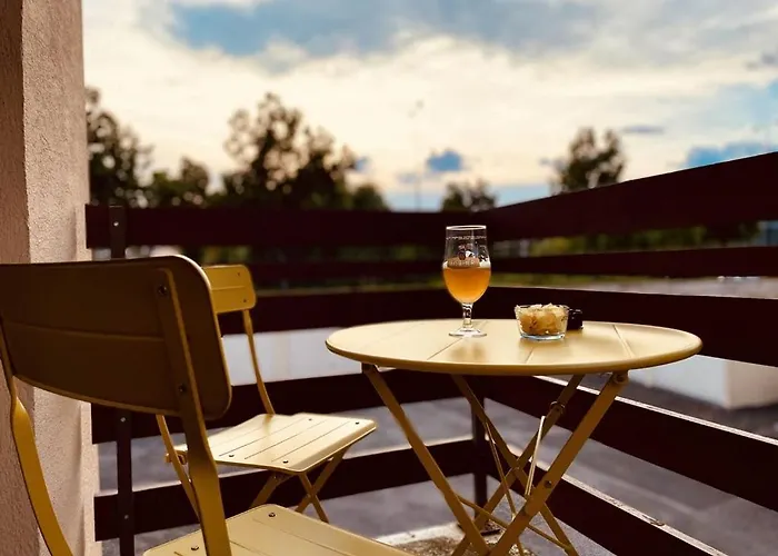 Le Bleu*10' Centre*parking*balcon شقة